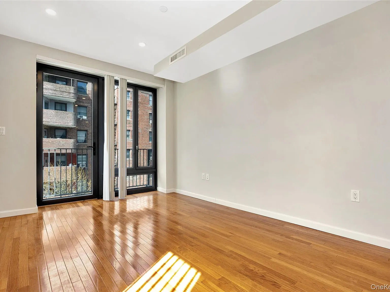 1 bed, 1.0 bath, $2,750 — Photo 4