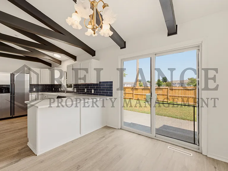 322 S Jonathan St — Photo 22