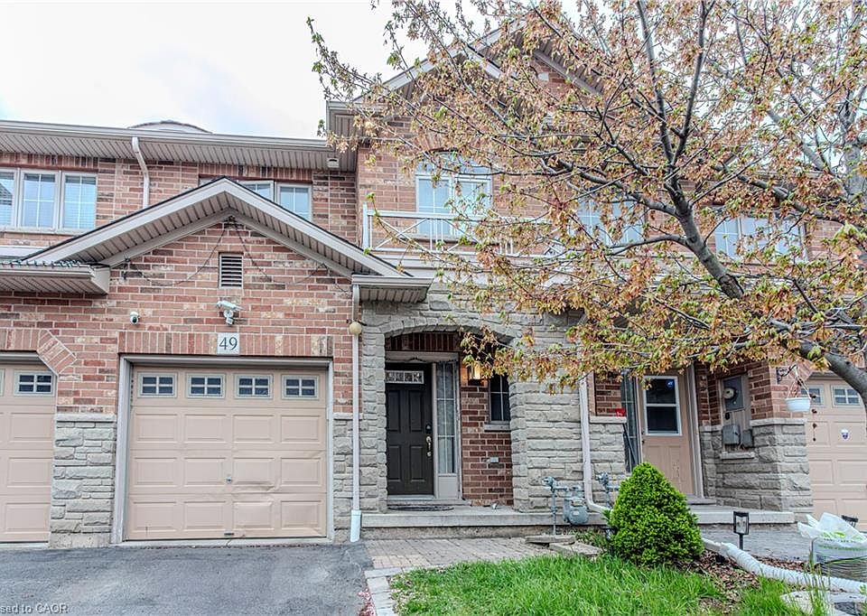 1st image of 49 Marina Point Cres