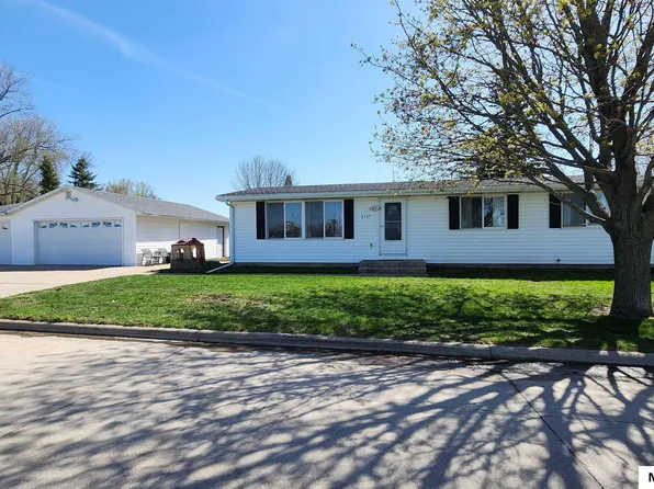 2117 S McKinley Ave, Mason City, IA 50401