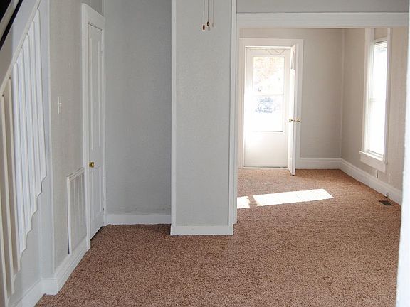 5th image of 1039 N Santa Fe Ave