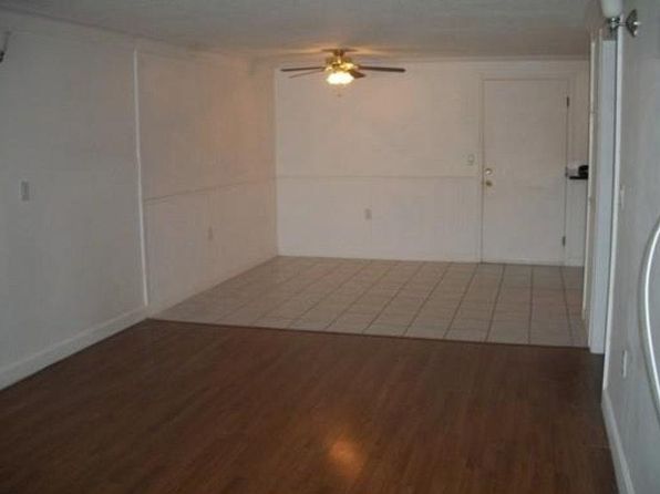 137 Pine St APT 4