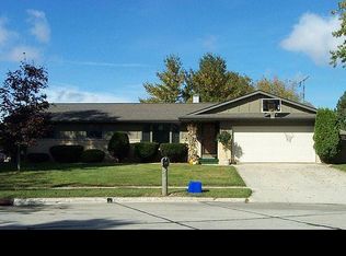 2940 43rd St, Two Rivers, WI 54241