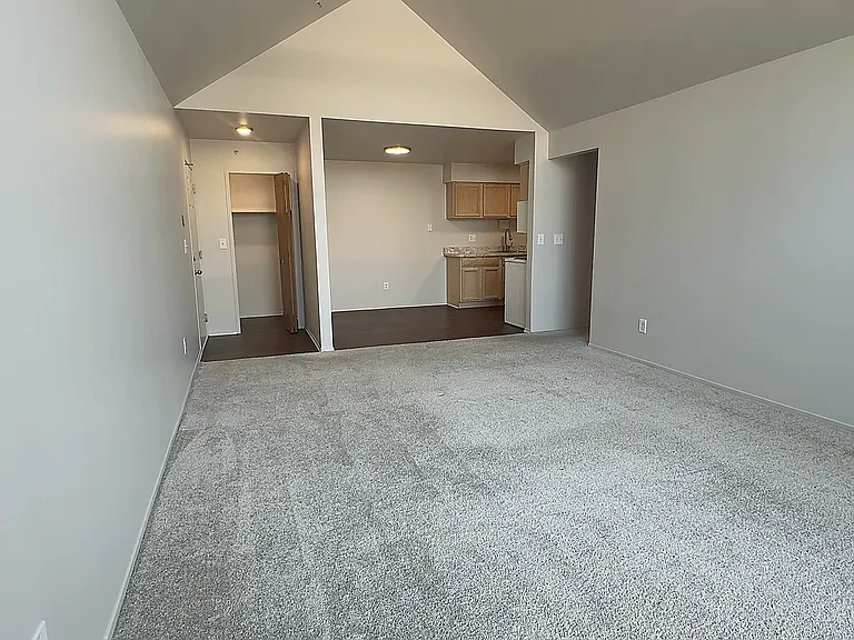 Prentiss Pointe Apartments — Photo 158