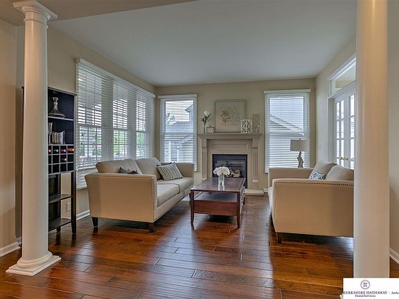 4th image of 563 S 180th Ave