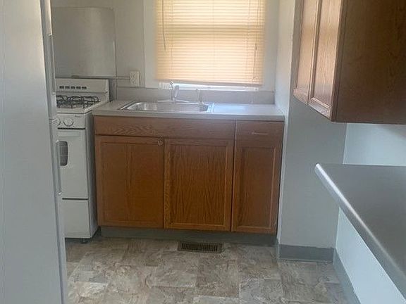 2nd image of 3614 E Washington St APT 6