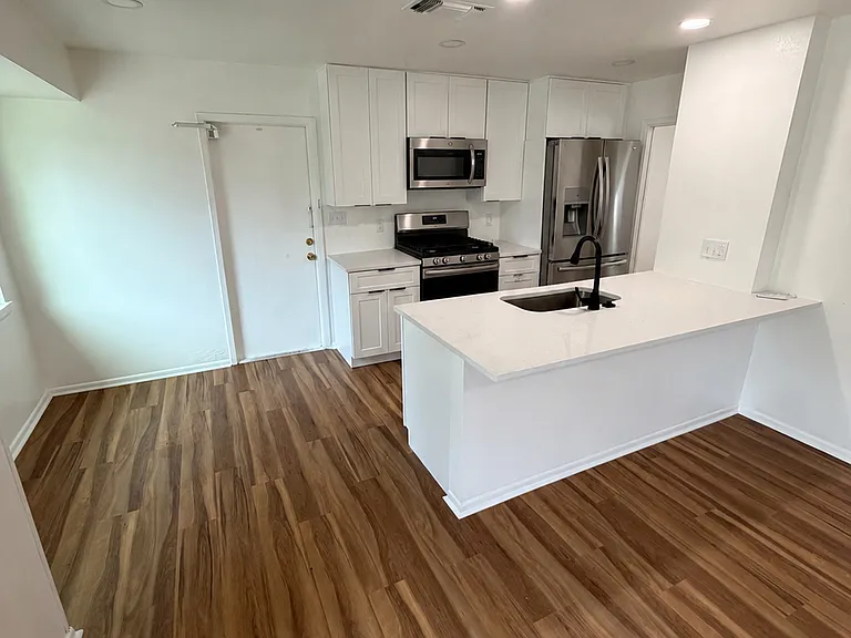 4106 Stathmore Dr — Photo 3