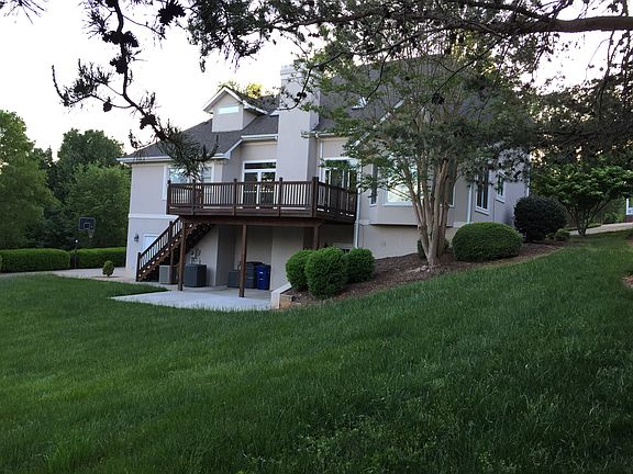 4th image of 2025 Fairview Cir