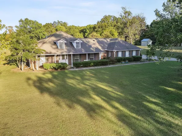 98 County Road 6121, Baldwyn, MS 38824