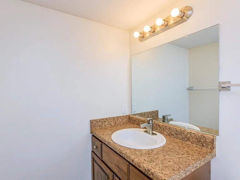 Laurel Ridge Apartments — Photo 61