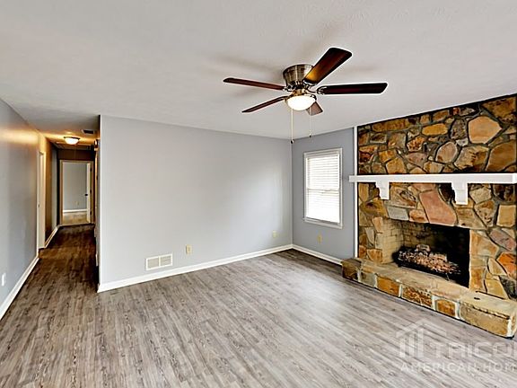 3rd image of 4705 Cedar Lake Dr SE