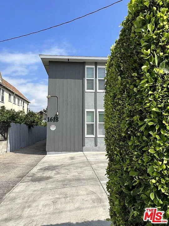 1 bed, 1.5 bath, 750 sqft, $1,995 — Photo 2