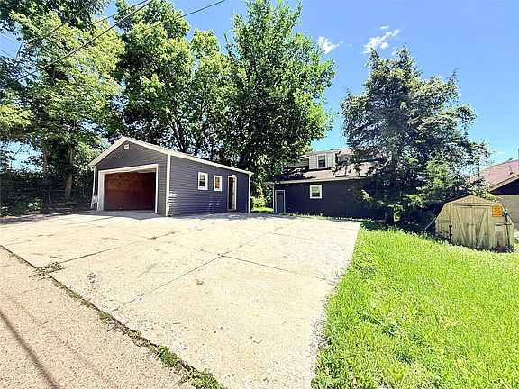 4th image of 1127 Oak Park Ave