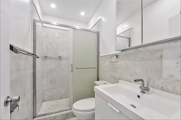 Rented by Aryeh Realty | media 13