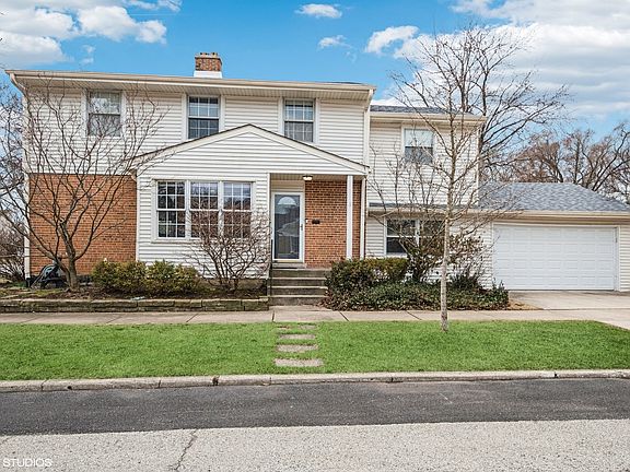 3rd image of 8556 Hamlin Ave