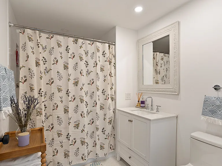 65 Chelsea St #403 — Photo 14