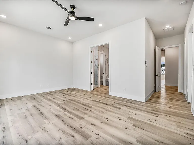 5906 Saint Augustine St #C — Photo 17