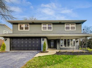 1001 Rolling Pass, Glenview, IL 60025