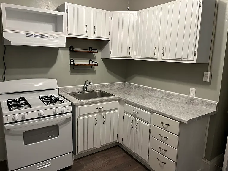 831 Lock St #B — Photo 4