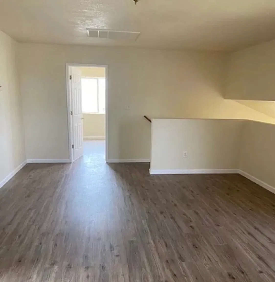 4 bed, 2.5 bath, 1950 sqft, $2,300 — Photo 3