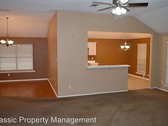 4th image of 1702 Crestmeadow Ln