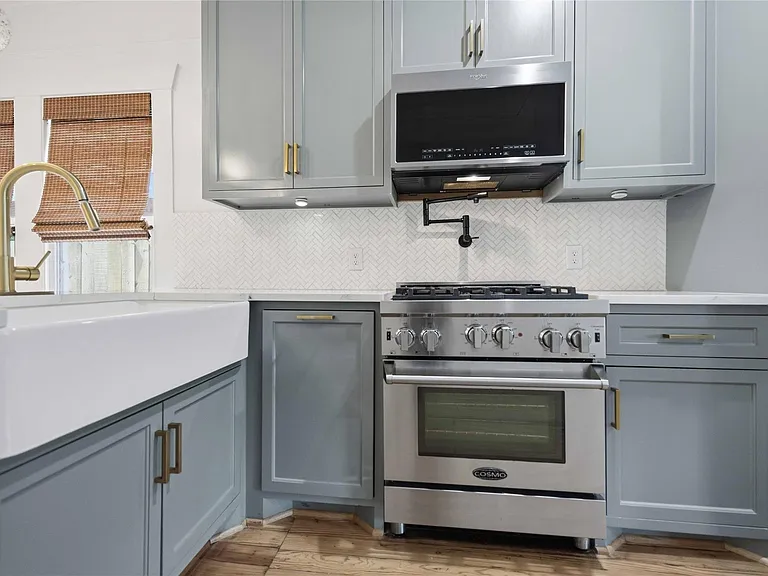208 Archer St — Photo 11