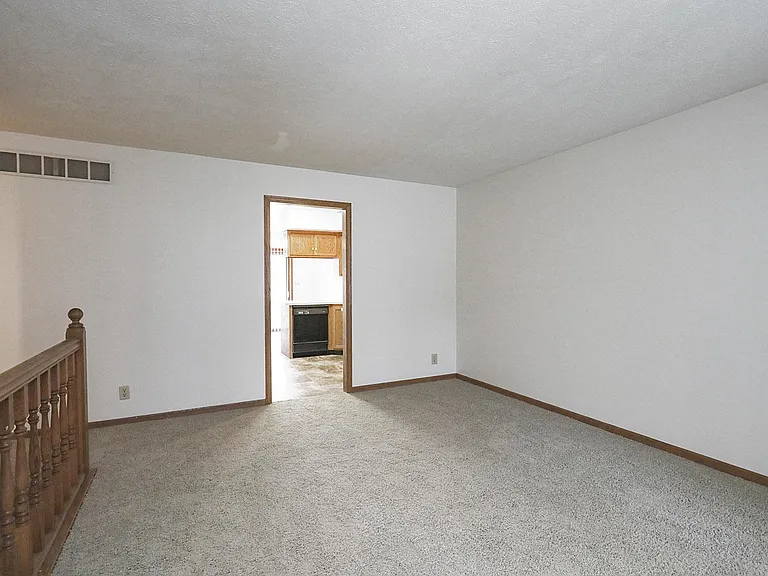 1107 Knox St — Photo 1