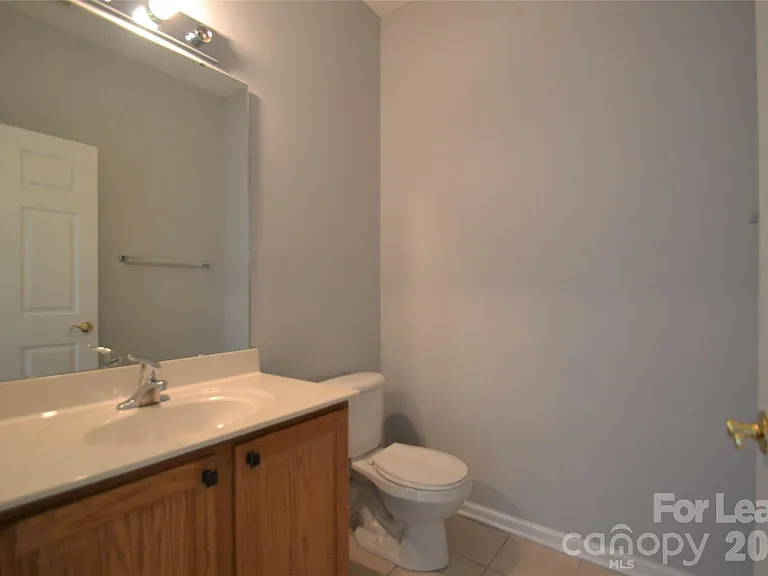 8035 Sultana Cir — Photo 24