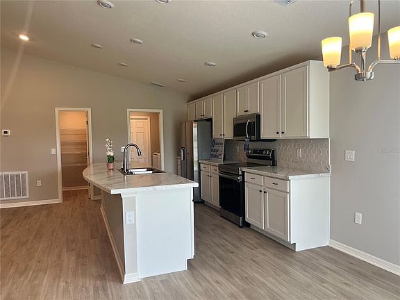 4th image of 3231 Costello Cir
