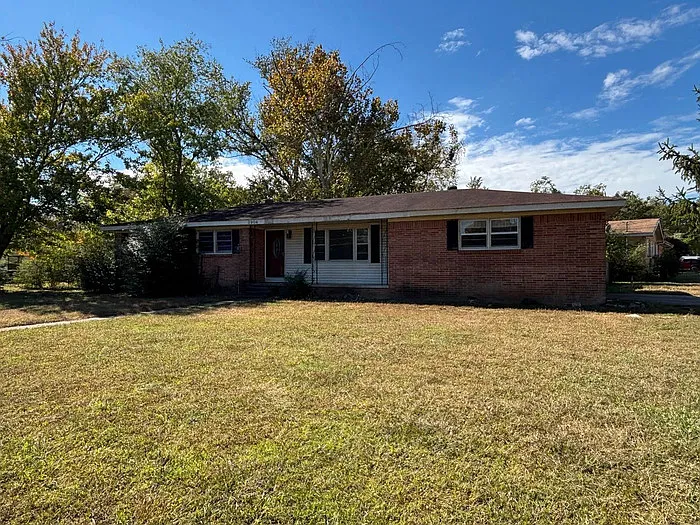 3904 Telstar Cir SW