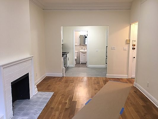 5th image of 307 W 106th St APT 3F