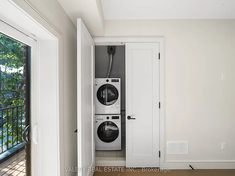 131 Dovercourt Rd #2 — Photo 22