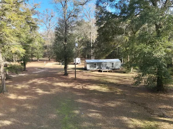 535 Leisure Dr, Hartford, AL 36344