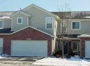 16455 Club Ct, Crest Hill, IL 60403