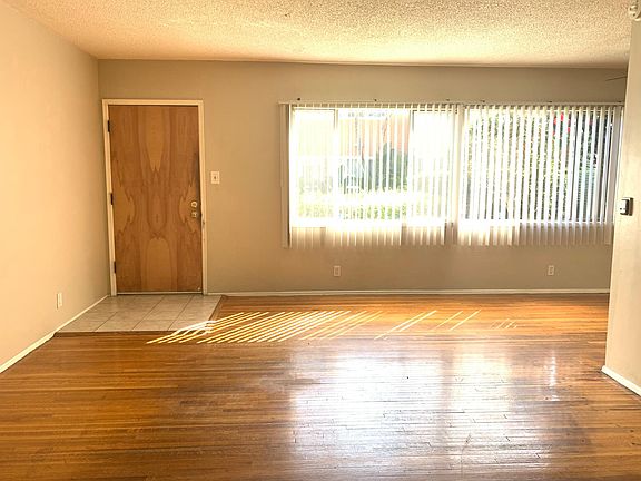 2nd image of 1020 E 2nd St Unit 7