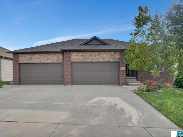 6010 S 97th St, Lincoln, NE 68526