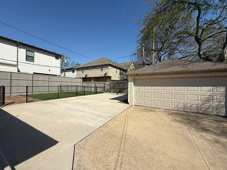 5529 Longview St — Photo 35