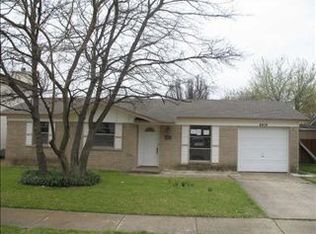 4414 Pineridge Dr, Garland, TX 75042