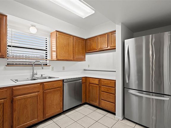 3rd image of 13047 E 28th Pl