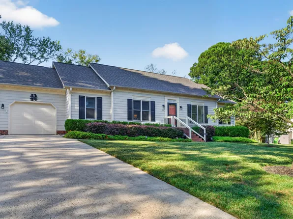 103 Pinewood Dr, Apex, NC 27502