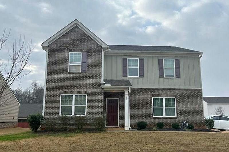 1st image of 15 Nordette Ln
