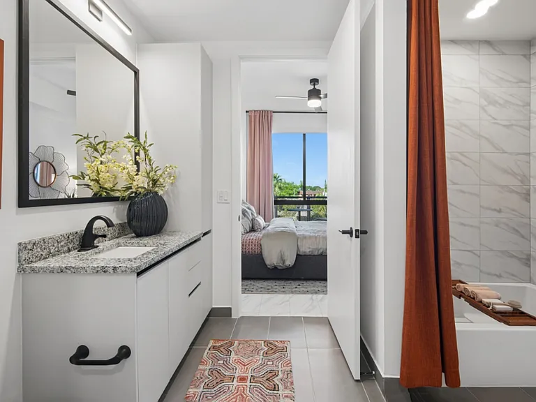 Aura North Miami Beach — Photo 14