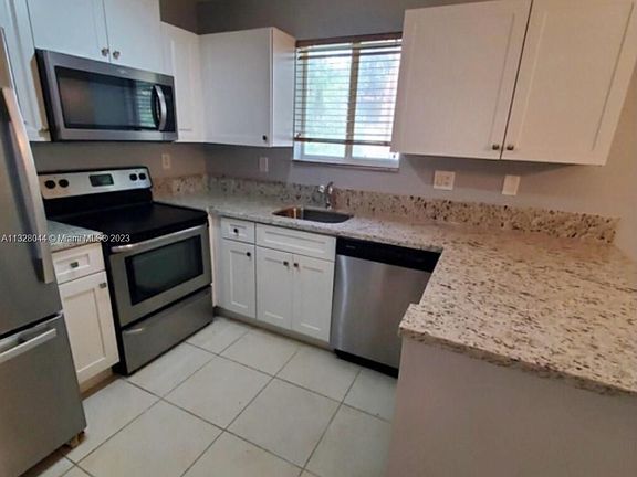 3rd image of 1241 SE 29th St Unit 101-27