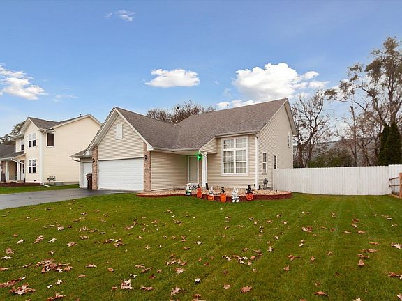 4th image of 633 Winfield Dr