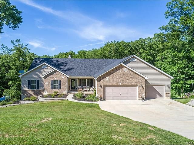1st image of 423 Winding Woods Dr