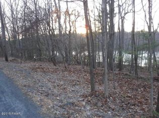 E Shore Dr, Dingmans Ferry, PA 18328