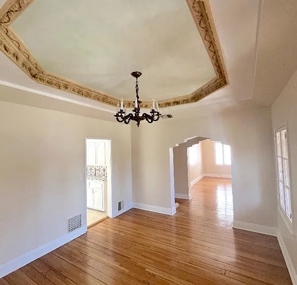 223 1/2 S Gale Dr — Photo 18