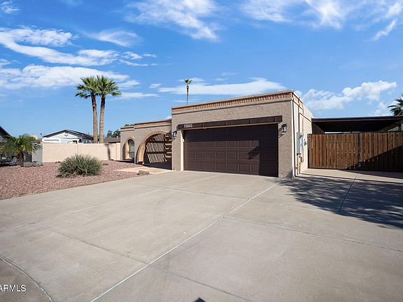 3rd image of 1722 W SAINT MORITZ Lane