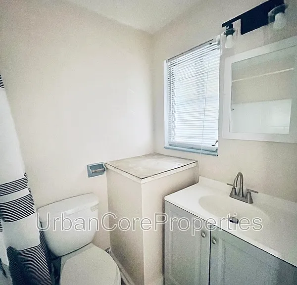 311 24th Ave N #C — Photo 9