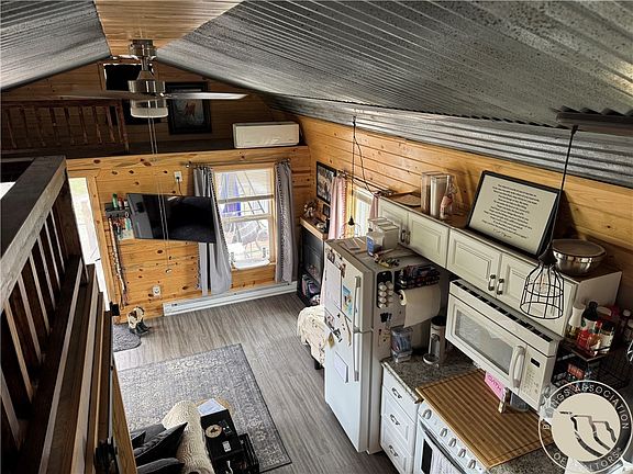 4th image of 511 Custer Ave